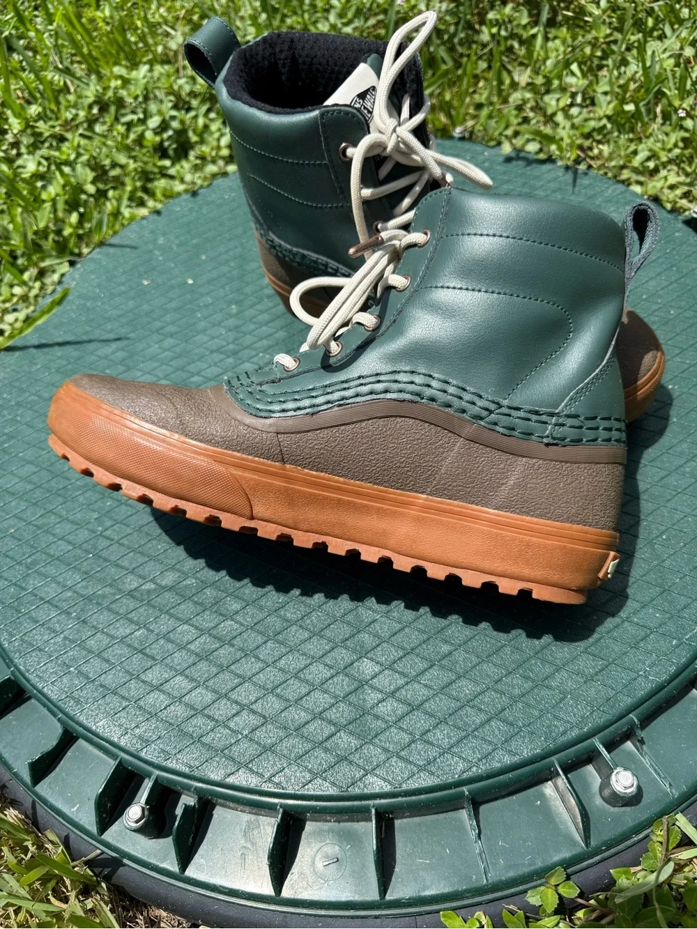 Vans Green and Brown Lace-Up High-Top Snow Boots